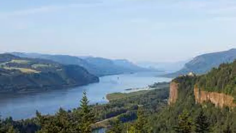 A photo of the Columbia River Gorge